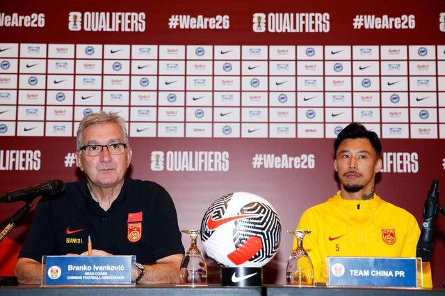 U23国足梦幻开局！木塔力甫闪电破门，乌龙助攻助球队全员欢庆